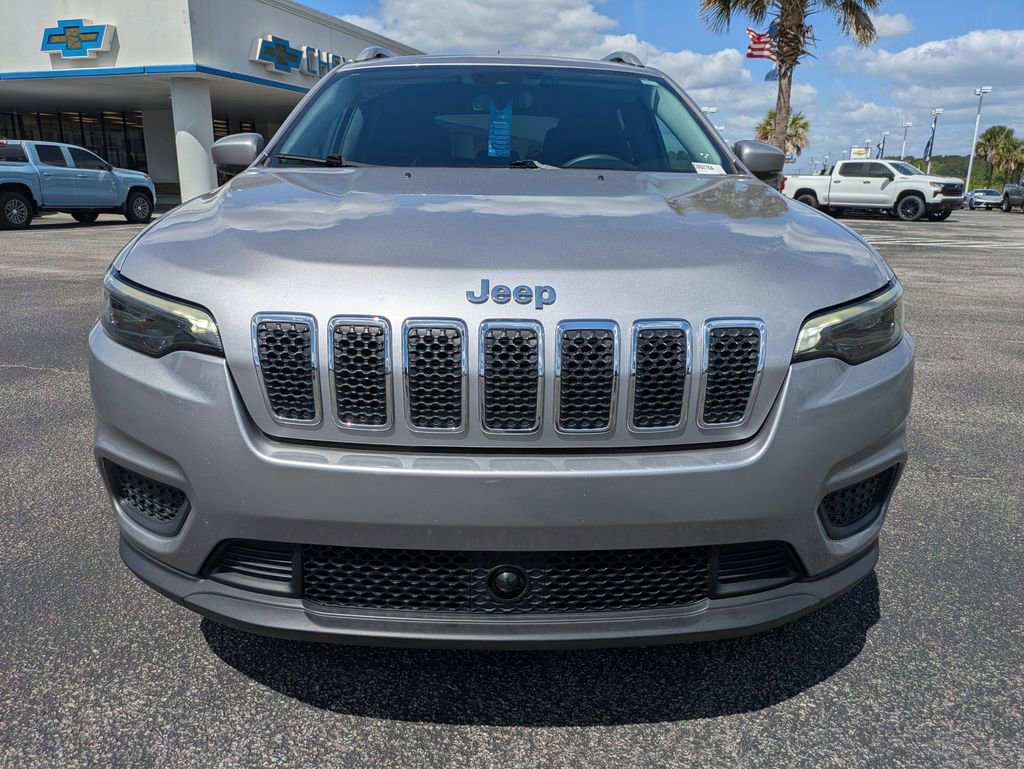 Used 2021 Jeep Cherokee Latitude w/ Mopar Interior Package image 11