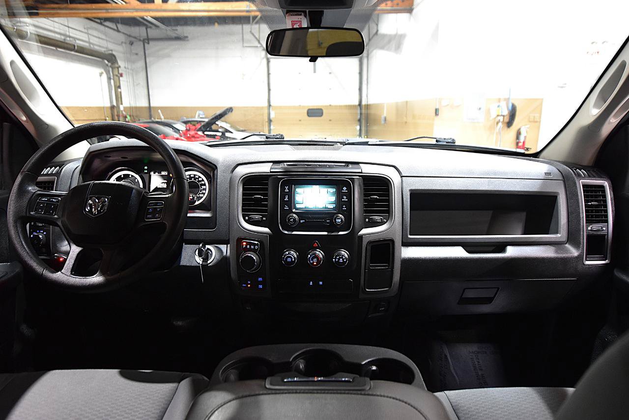 Used 2017 RAM 1500 Express w/ Express Value Package AWD/4WD image 33