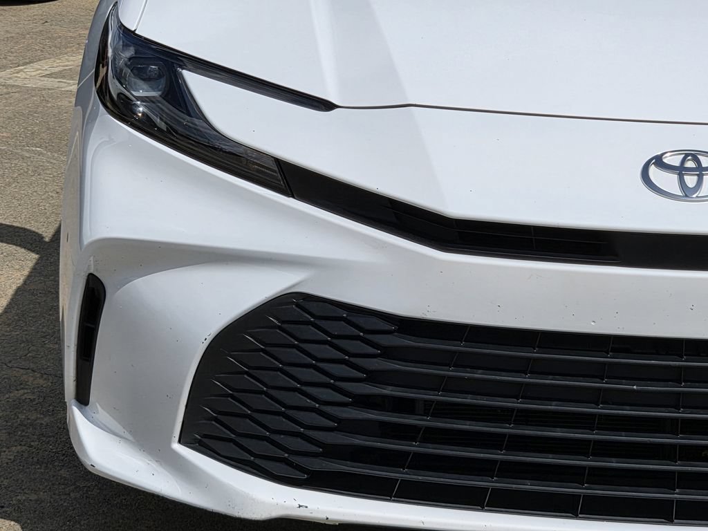 Used 2025 Toyota Camry LE FWD image 5