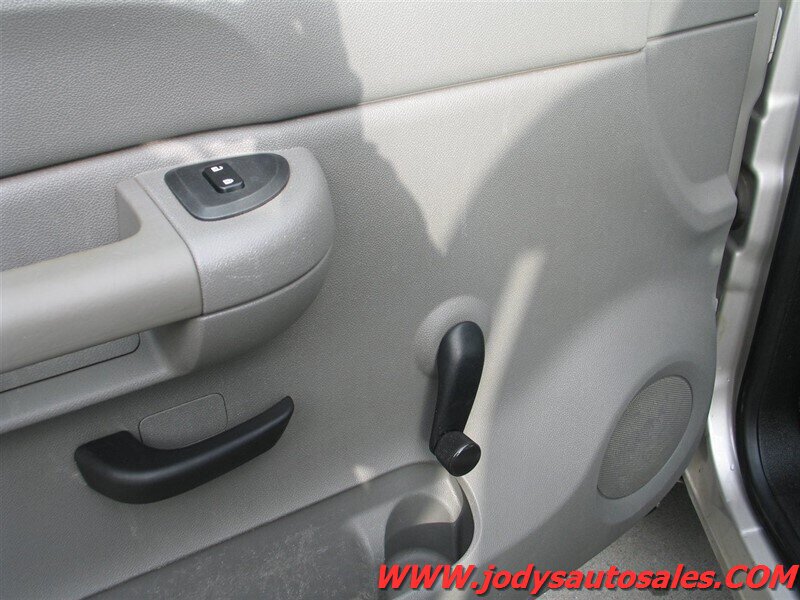 Used 2008 Chevrolet Silverado 3500 W/T AWD/4WD image 3