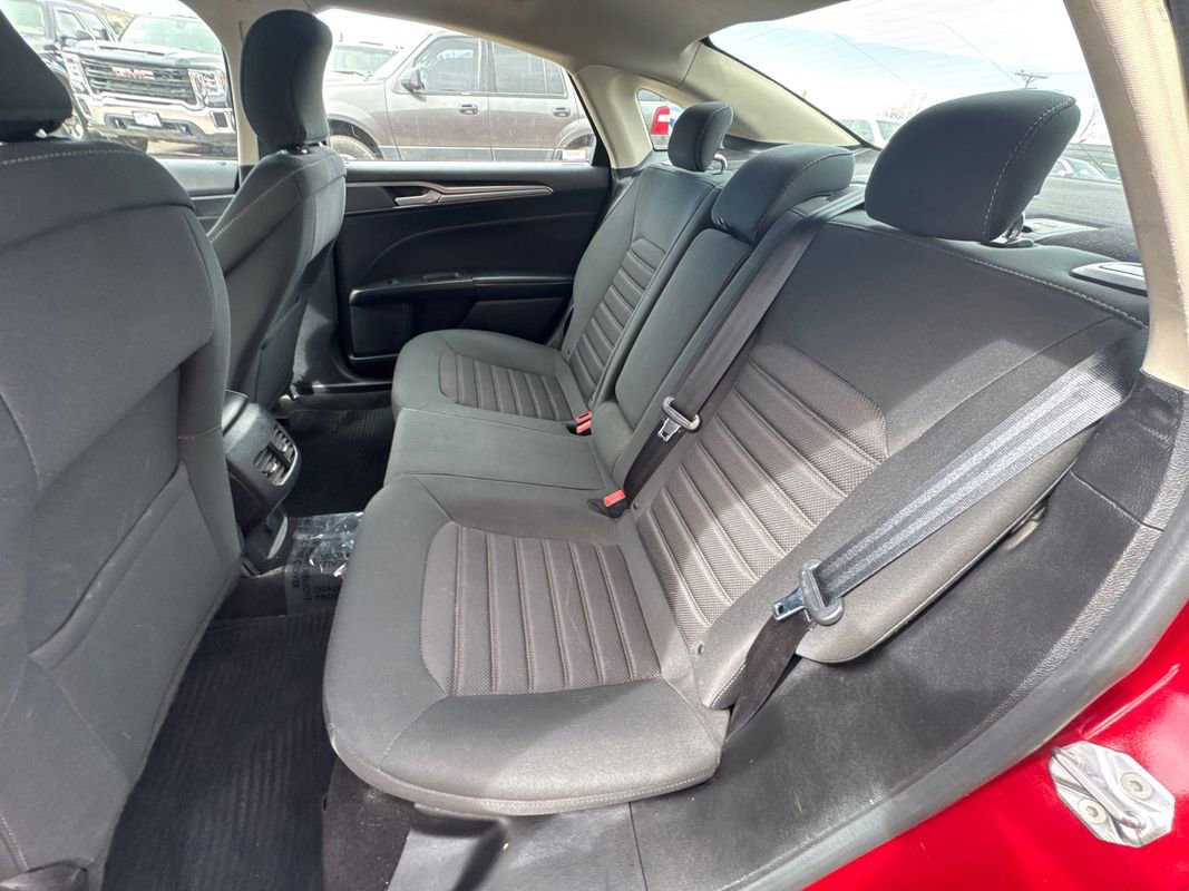 Used 2019 Ford Fusion SE image 13