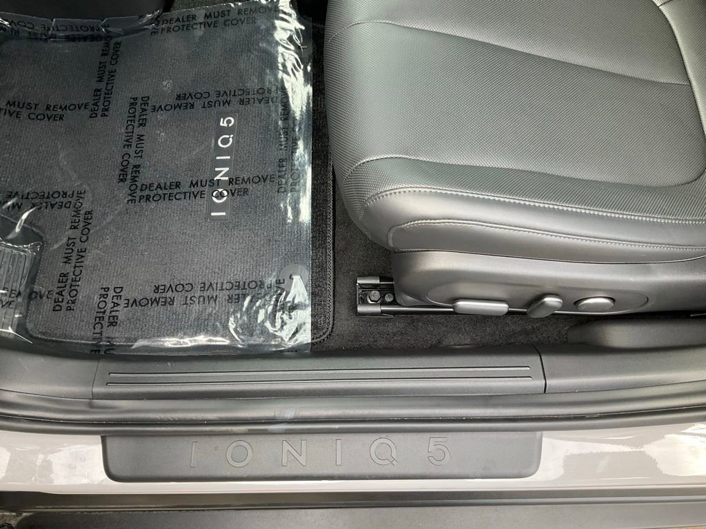 Used 2025 Hyundai Ioniq 5 SEL image 16