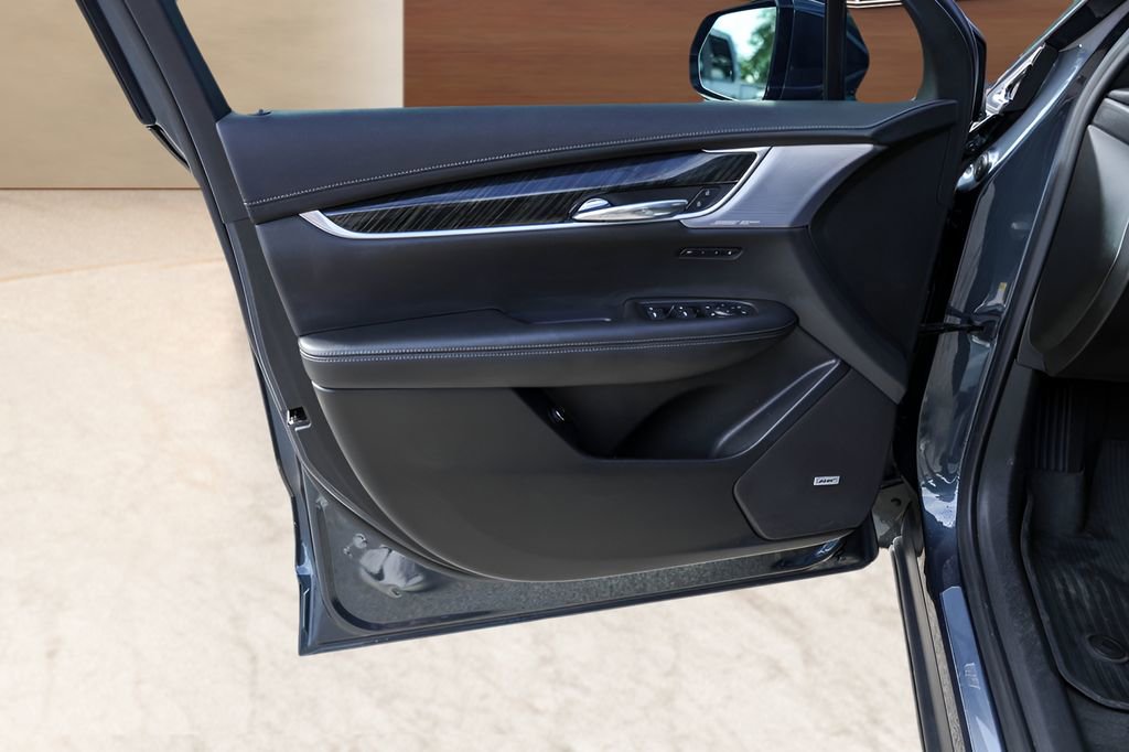 Used 2021 Cadillac XT6 Premium Luxury FWD image 25