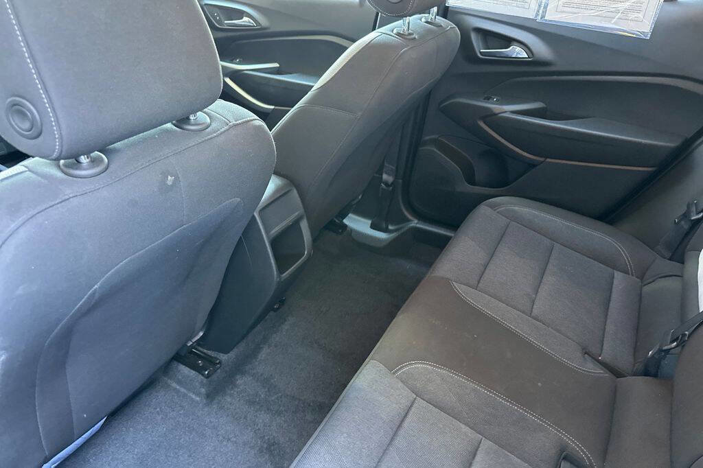 Used 2024 Chevrolet Trax LS w/ LS Convenience Package image 12