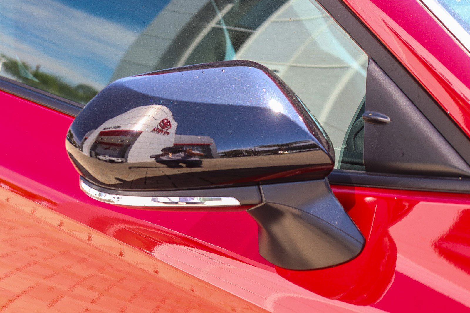 Used 2026 Toyota Camry Hybrid w/ Multimedia Upgrade Package image 8