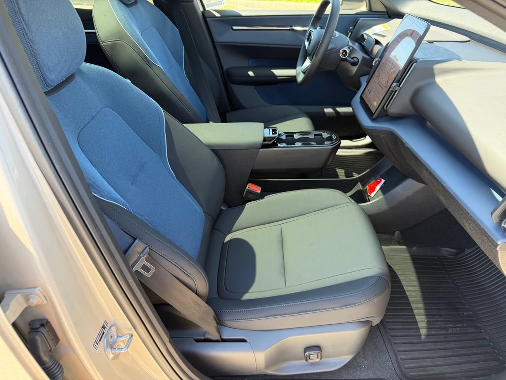New 2026 Volvo EX30 Plus w/ Protection Package Premier AWD/4WD image 9
