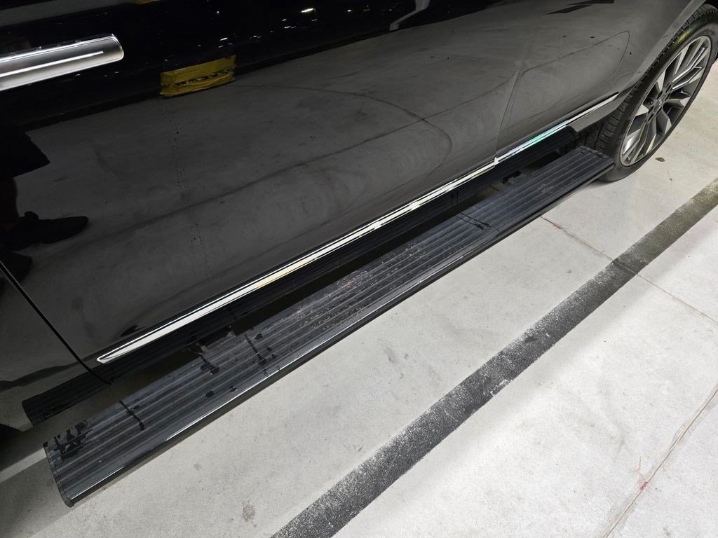 Used 2021 Lincoln Navigator Reserve AWD/4WD image 13