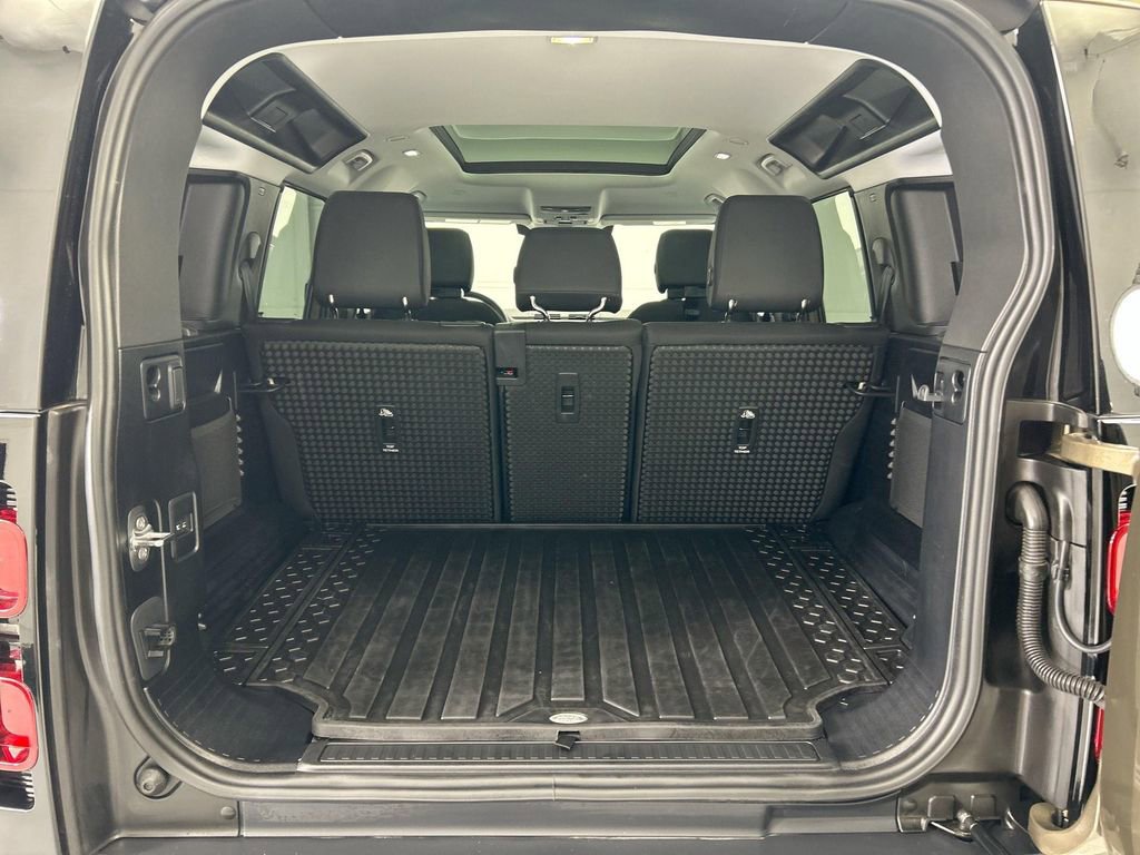 Certified 2025 Land Rover Defender 110 S image 27