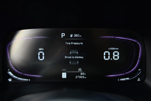 Used 2025 Kia Soul LX w/ LX Technology Package FWD image 11