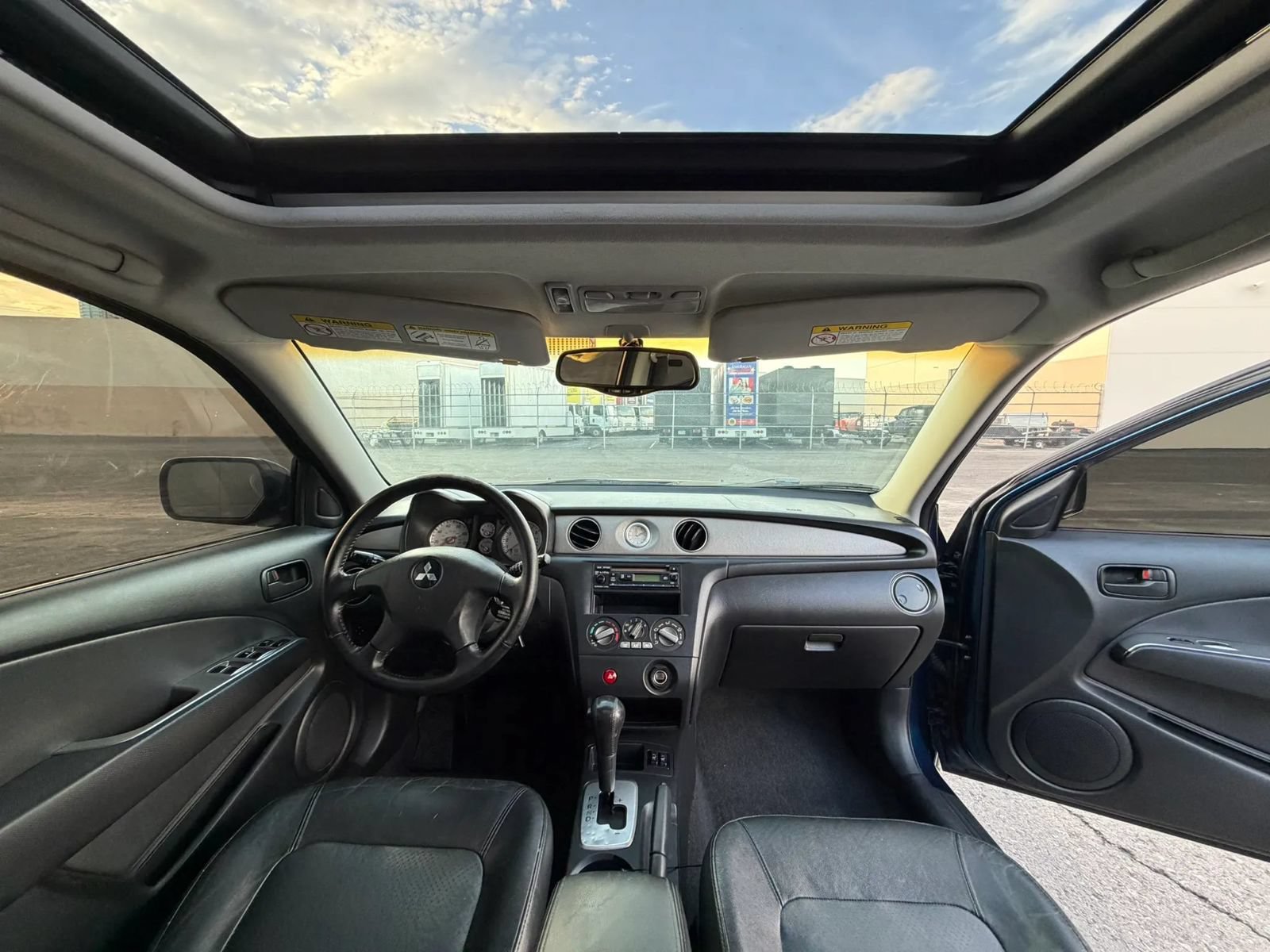Used 2004 Mitsubishi Outlander XLS AWD/4WD image 12