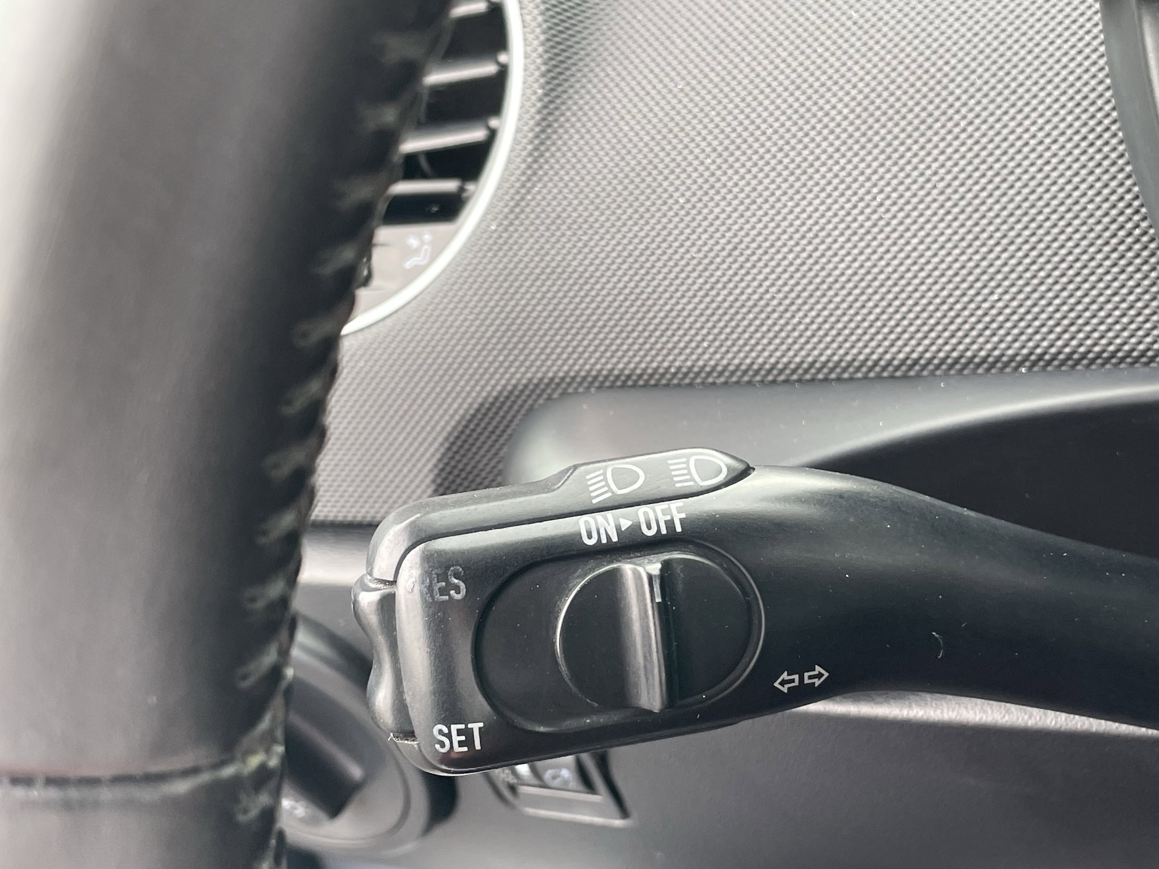 Used 2009 Volkswagen Beetle S image 15