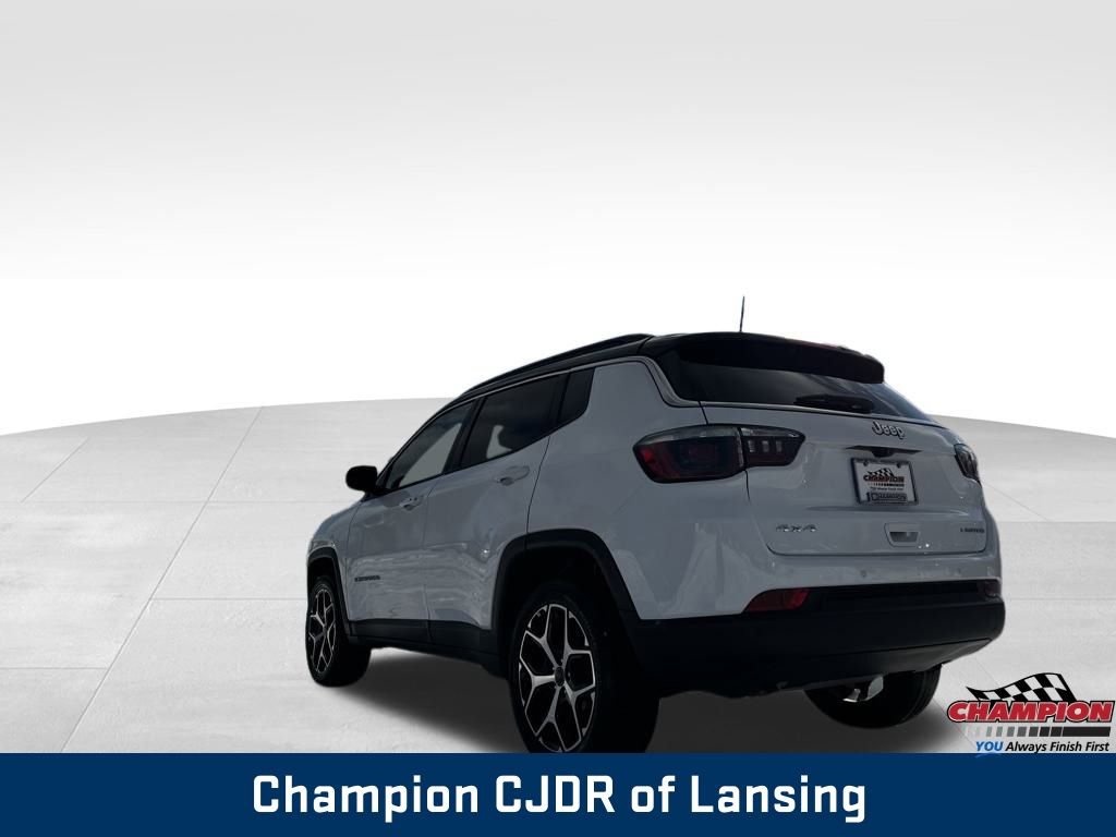 Used 2025 Jeep Compass Limited image 9