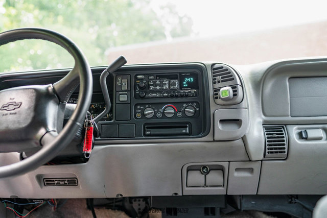 Used 1999 Chevrolet Tahoe LS image 34