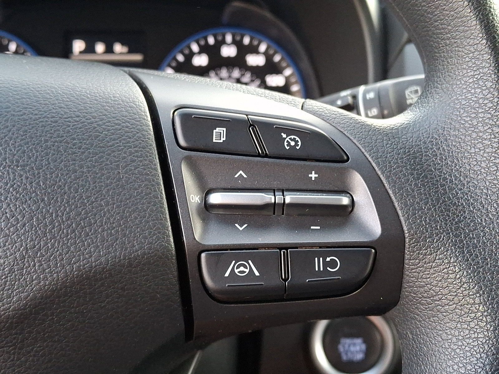 Certified 2023 Hyundai Kona SEL AWD/4WD image 24