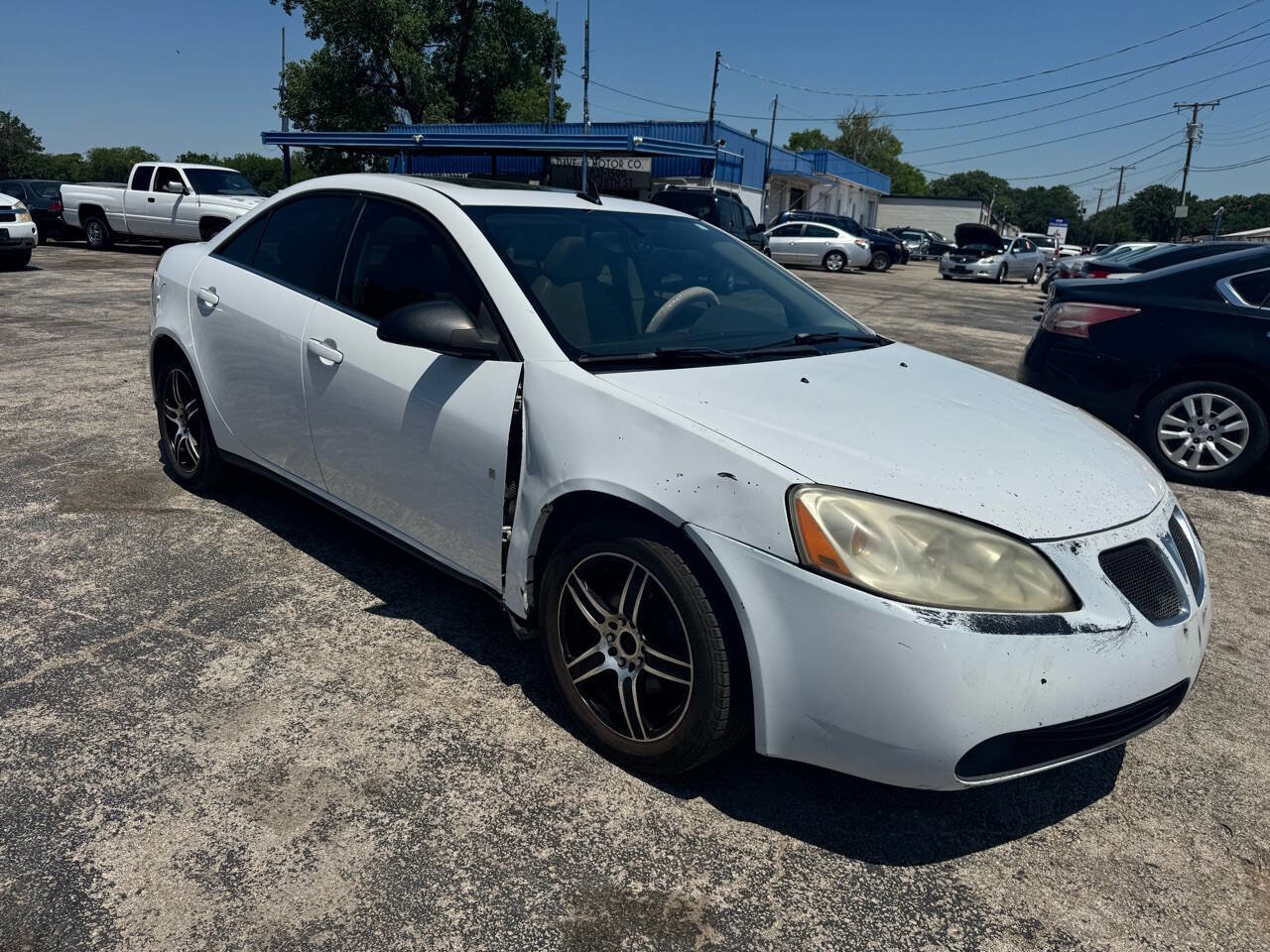 Used 2009 Pontiac G6 Sedan w/ Sun And Sound Package FWD image 4