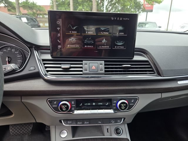 Used 2022 Audi Q5 2.0T Premium w/ Convenience Package AWD/4WD image 3