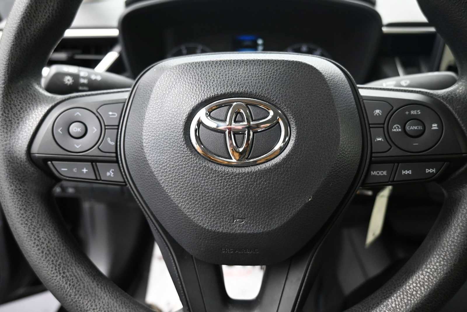 Used 2023 Toyota Corolla LE FWD image 6
