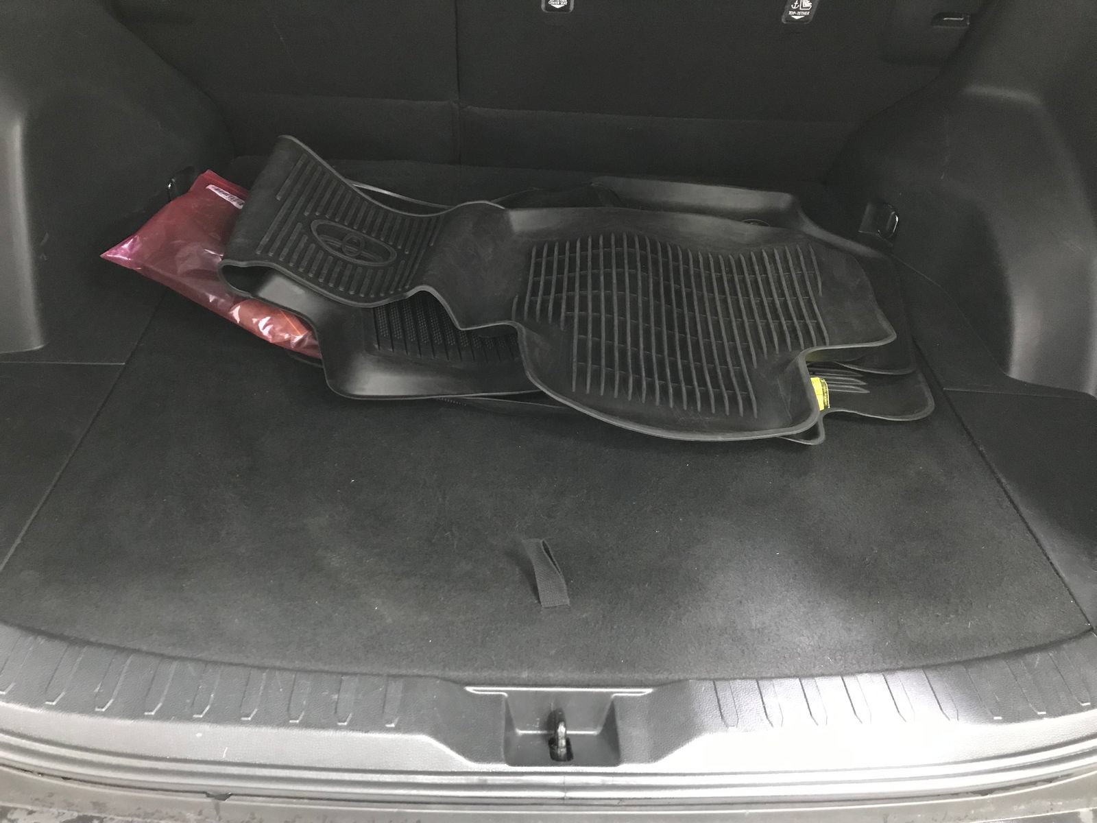 Used 2022 Toyota RAV4 XLE AWD/4WD image 25