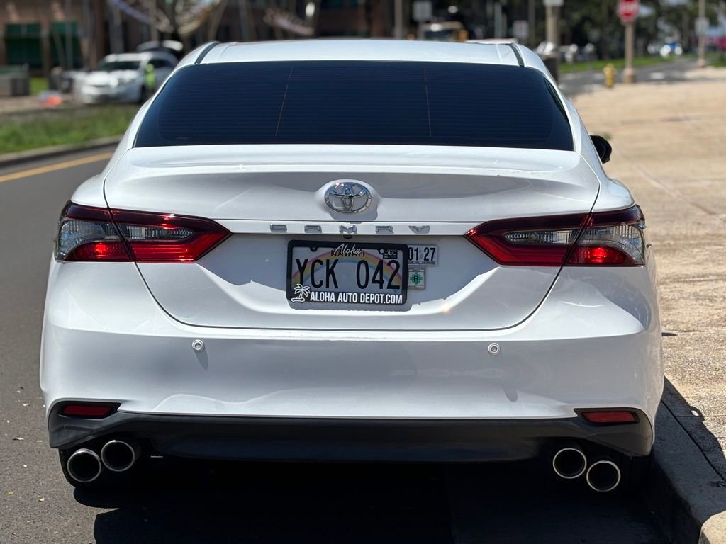 Used 2019 Toyota Camry L image 4