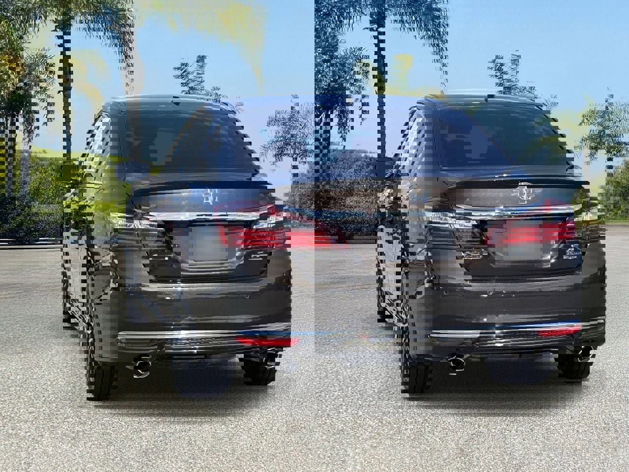 Used 2016 Honda Accord Touring image 3