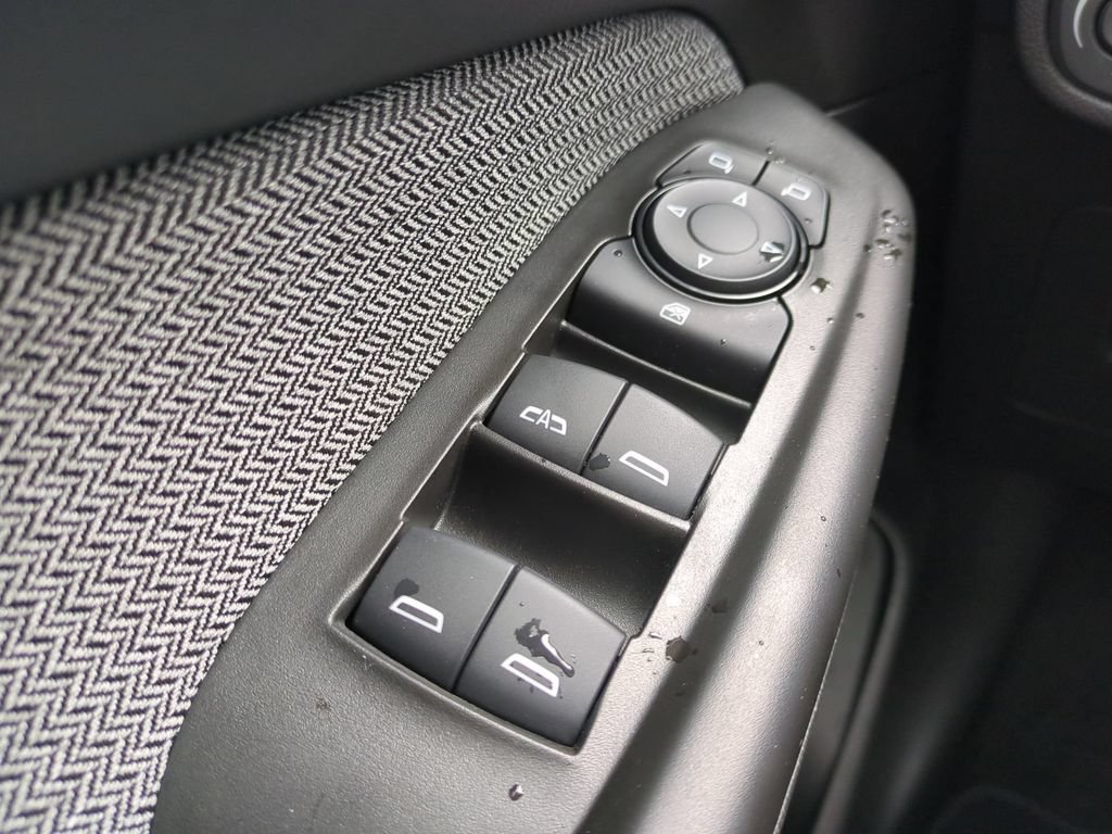Used 2023 Chevrolet TrailBlazer LS FWD image 28