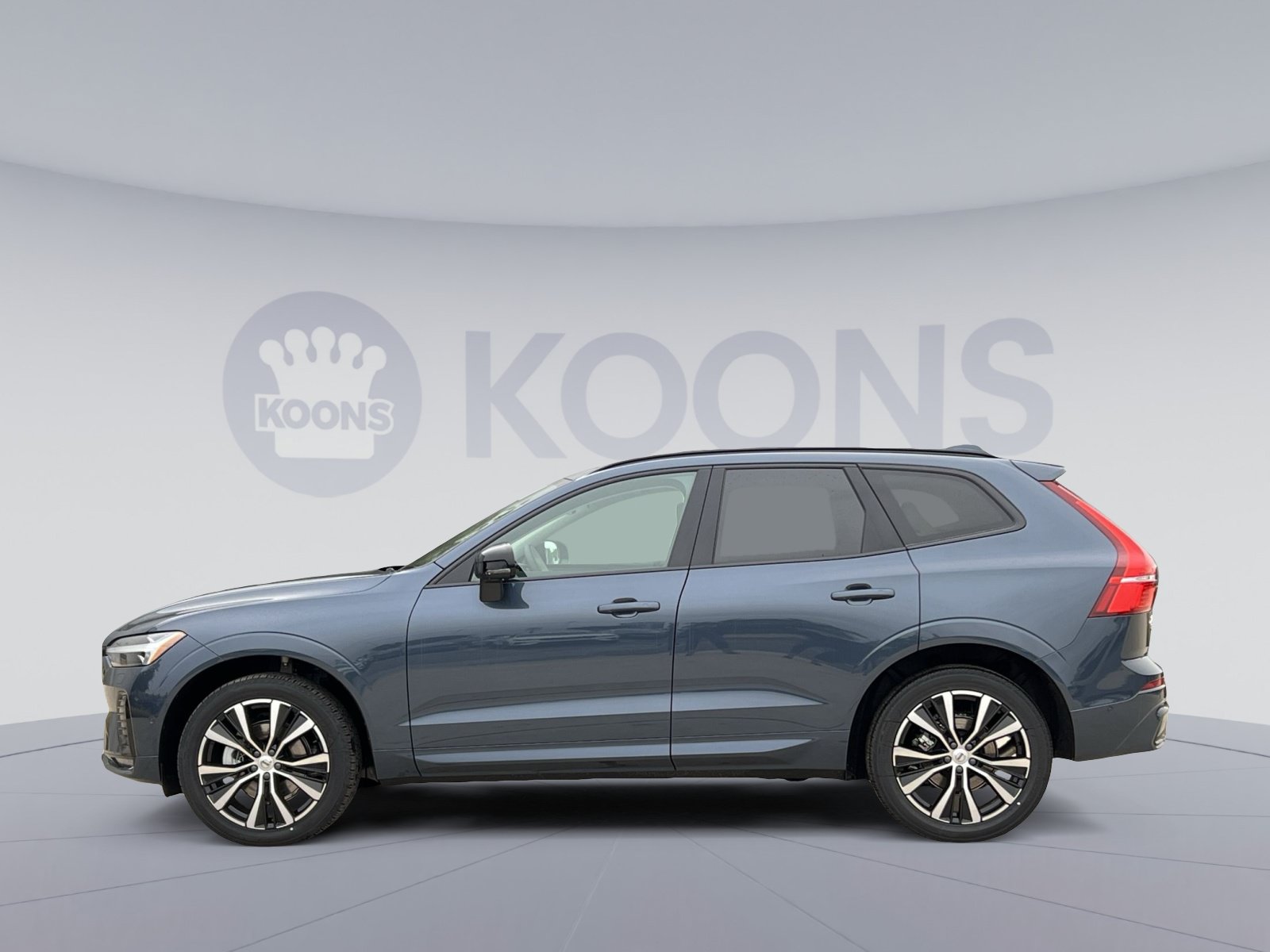 Used 2024 Volvo XC60 B5 Plus w/ Climate Package AWD/4WD image 2