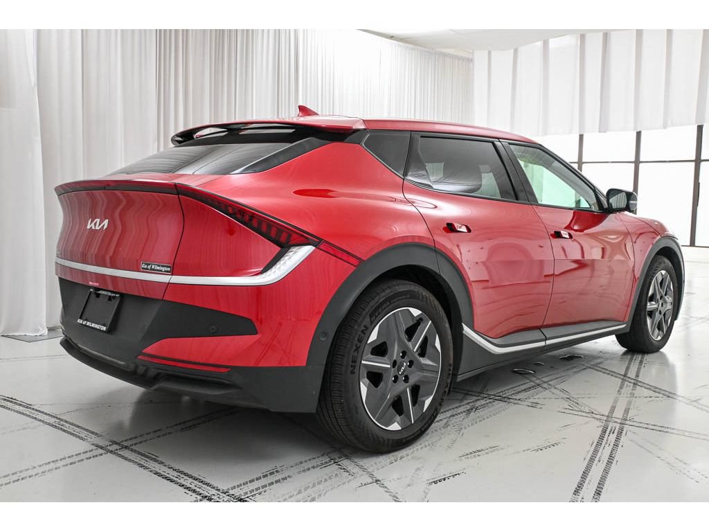 Certified 2025 Kia EV6 Light w/ Light LR Technology Package AWD/4WD image 7