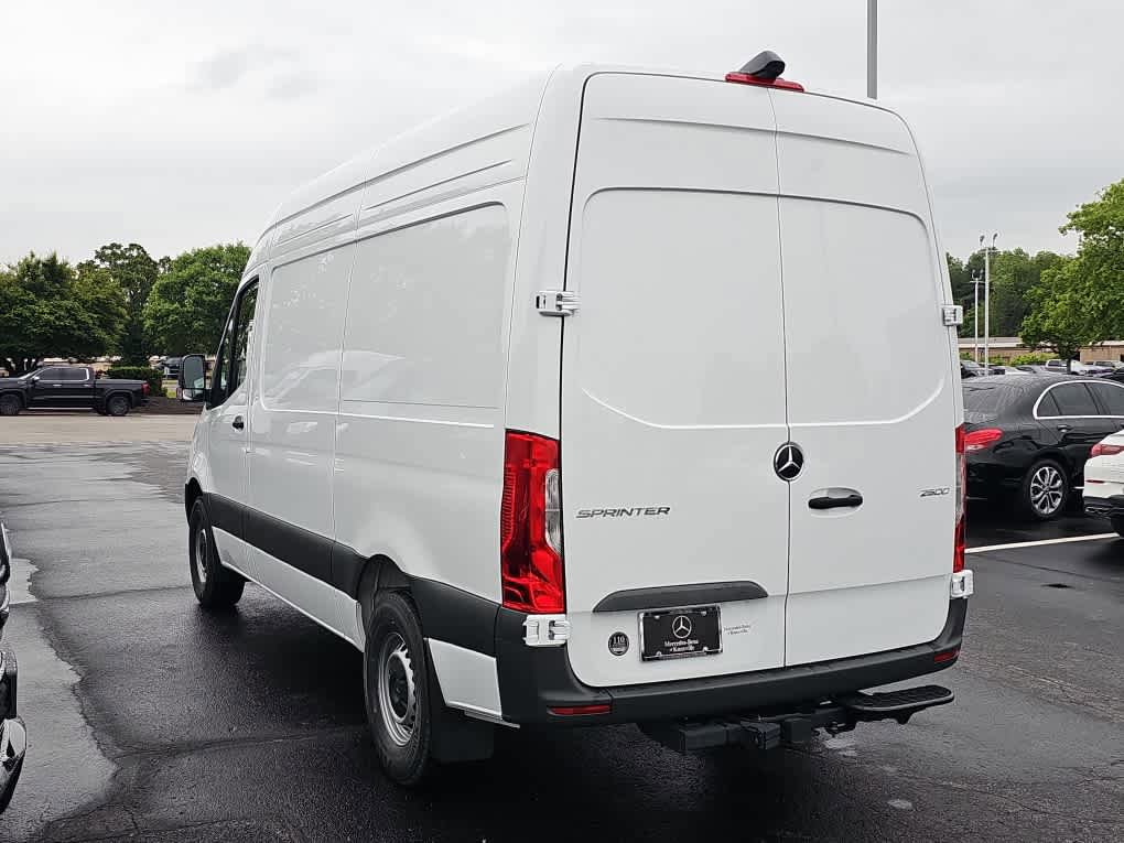 Used 2025 Mercedes-Benz Sprinter 2500 video 3