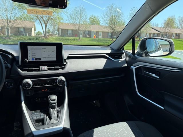 Used 2025 Toyota RAV4 XLE image 23