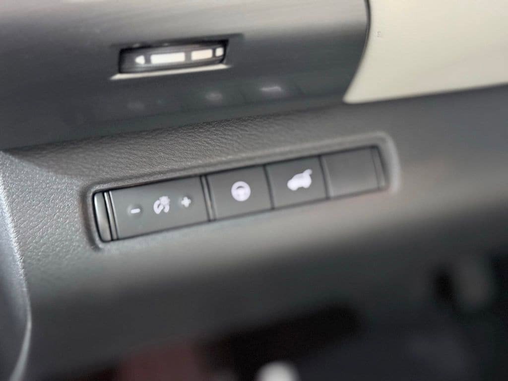 Used 2022 Nissan Pathfinder SL w/ SL Premium Package AWD/4WD image 22