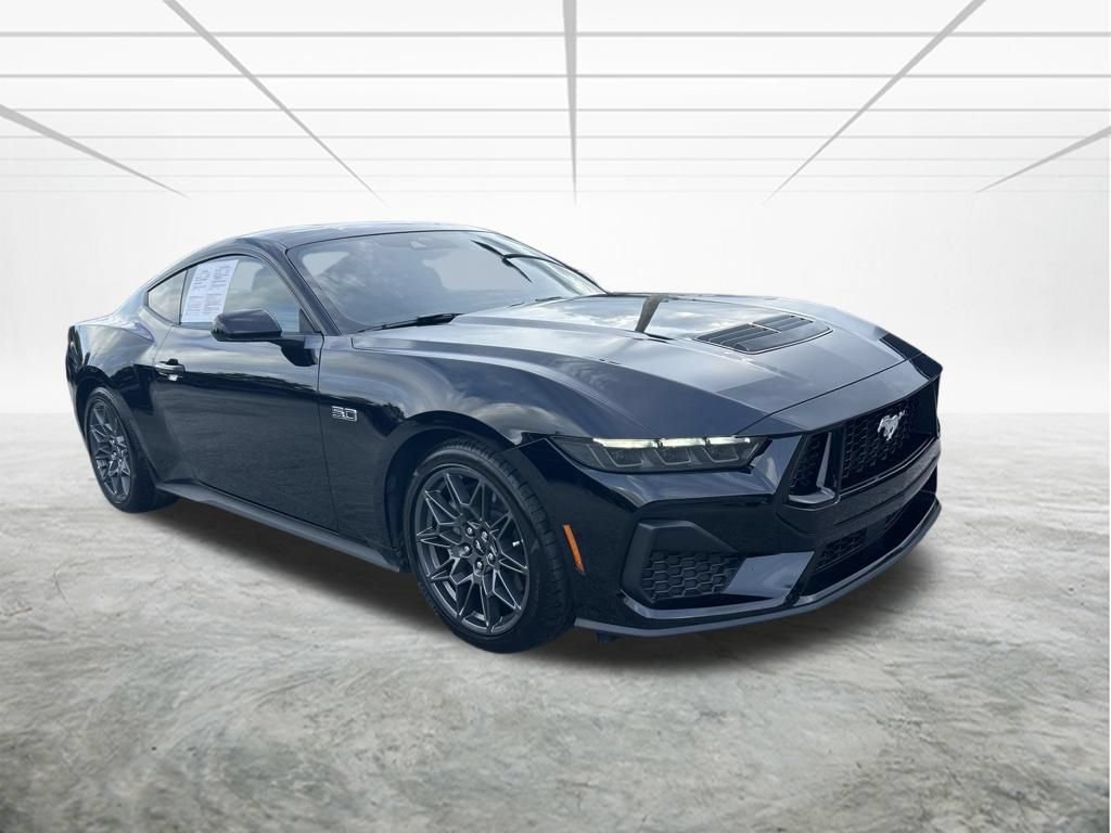 Used 2025 Ford Mustang GT RWD image 2