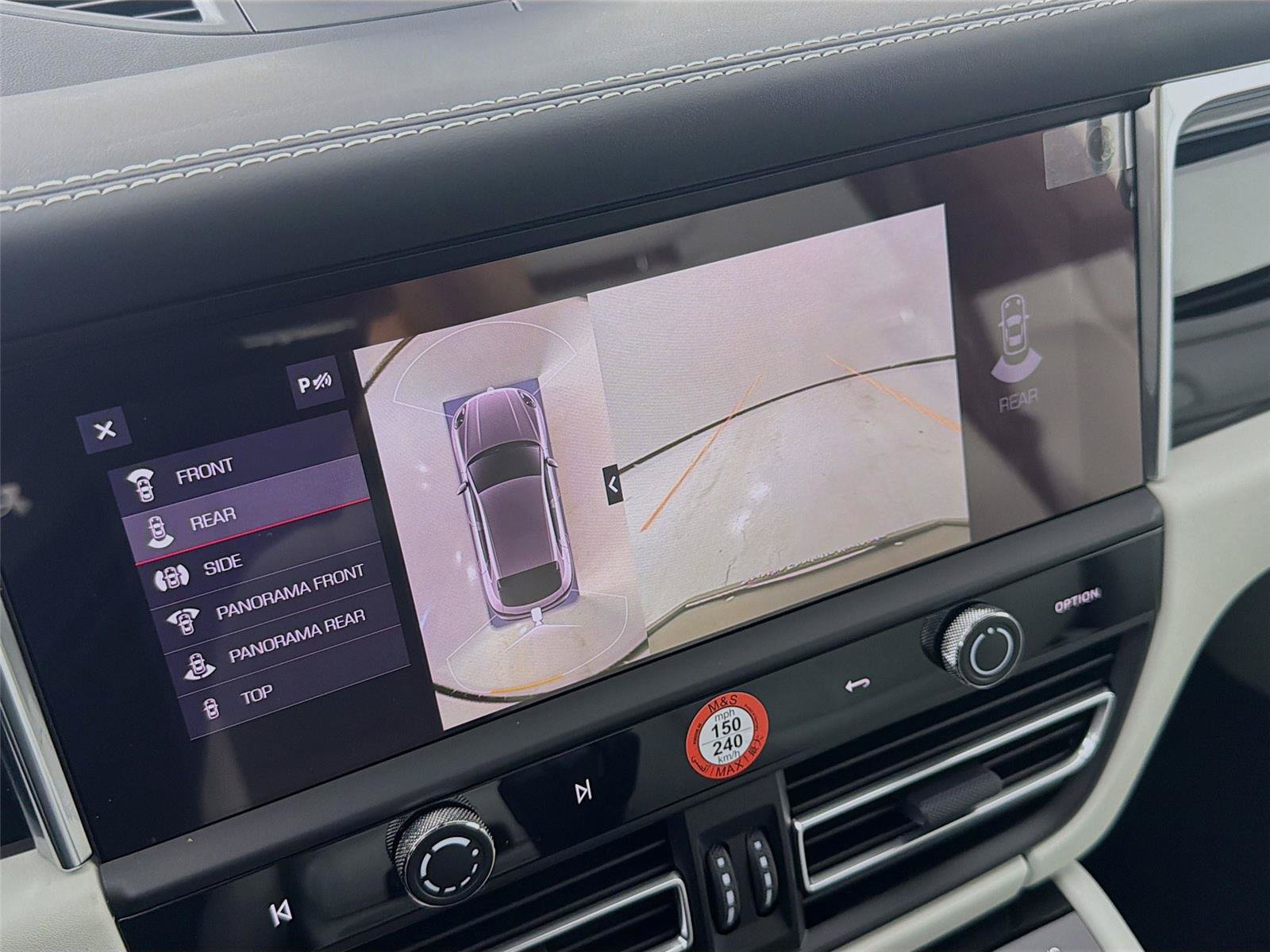 Certified 2026 Porsche Macan Turbo AWD/4WD image 18