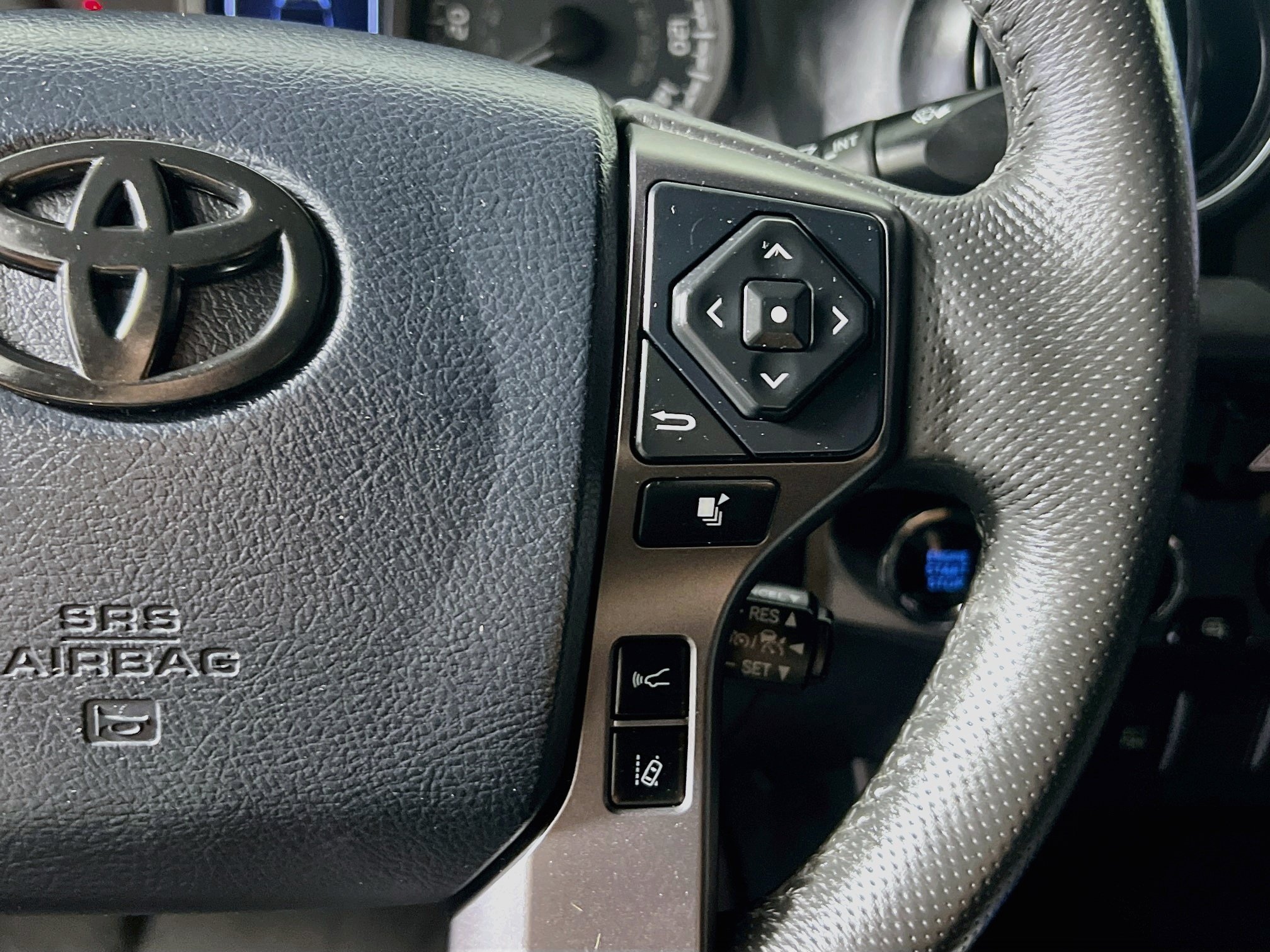 Used 2019 Toyota Tacoma TRD Off-Road AWD/4WD image 19