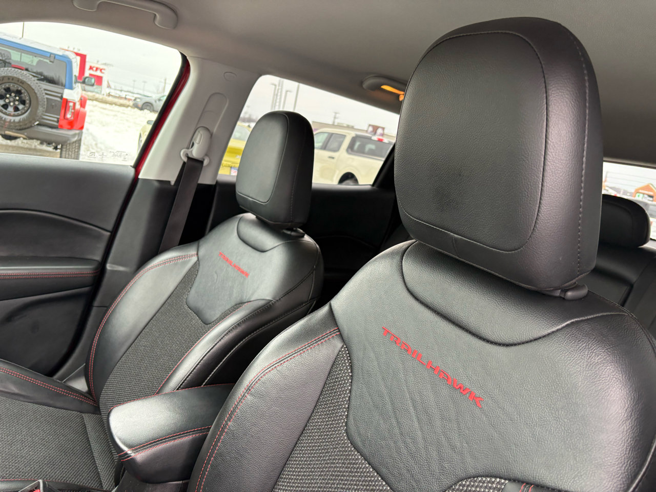 Used 2020 Jeep Compass Trailhawk image 16