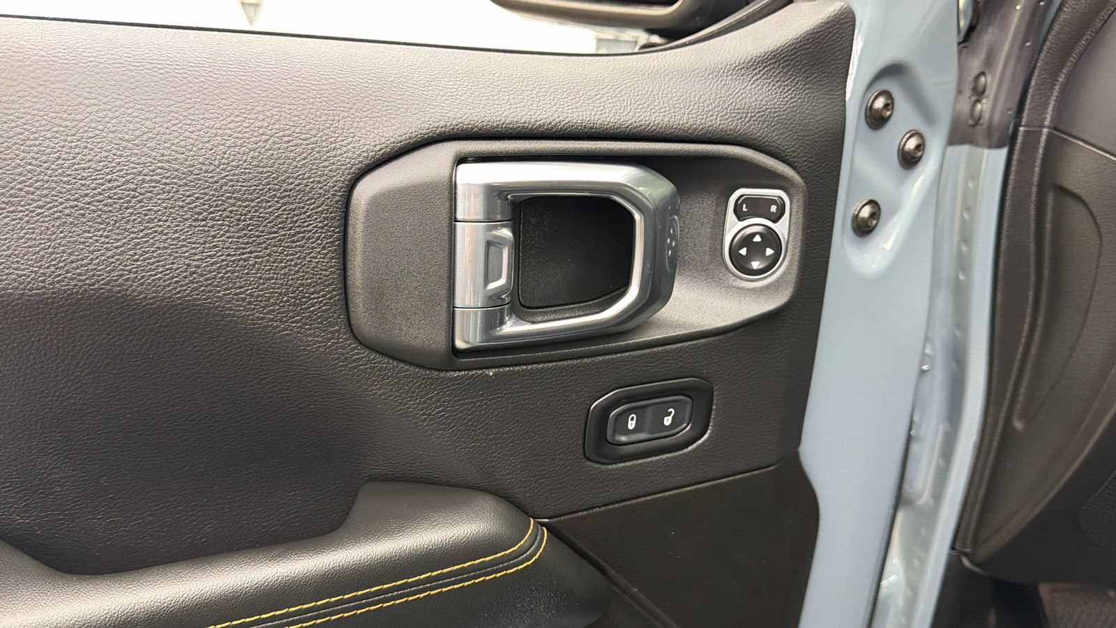 Used 2025 Jeep Gladiator Sport AWD/4WD image 22
