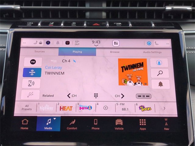 New 2025 Jeep Grand Cherokee L Limited w/ Black Appearance Package image 18