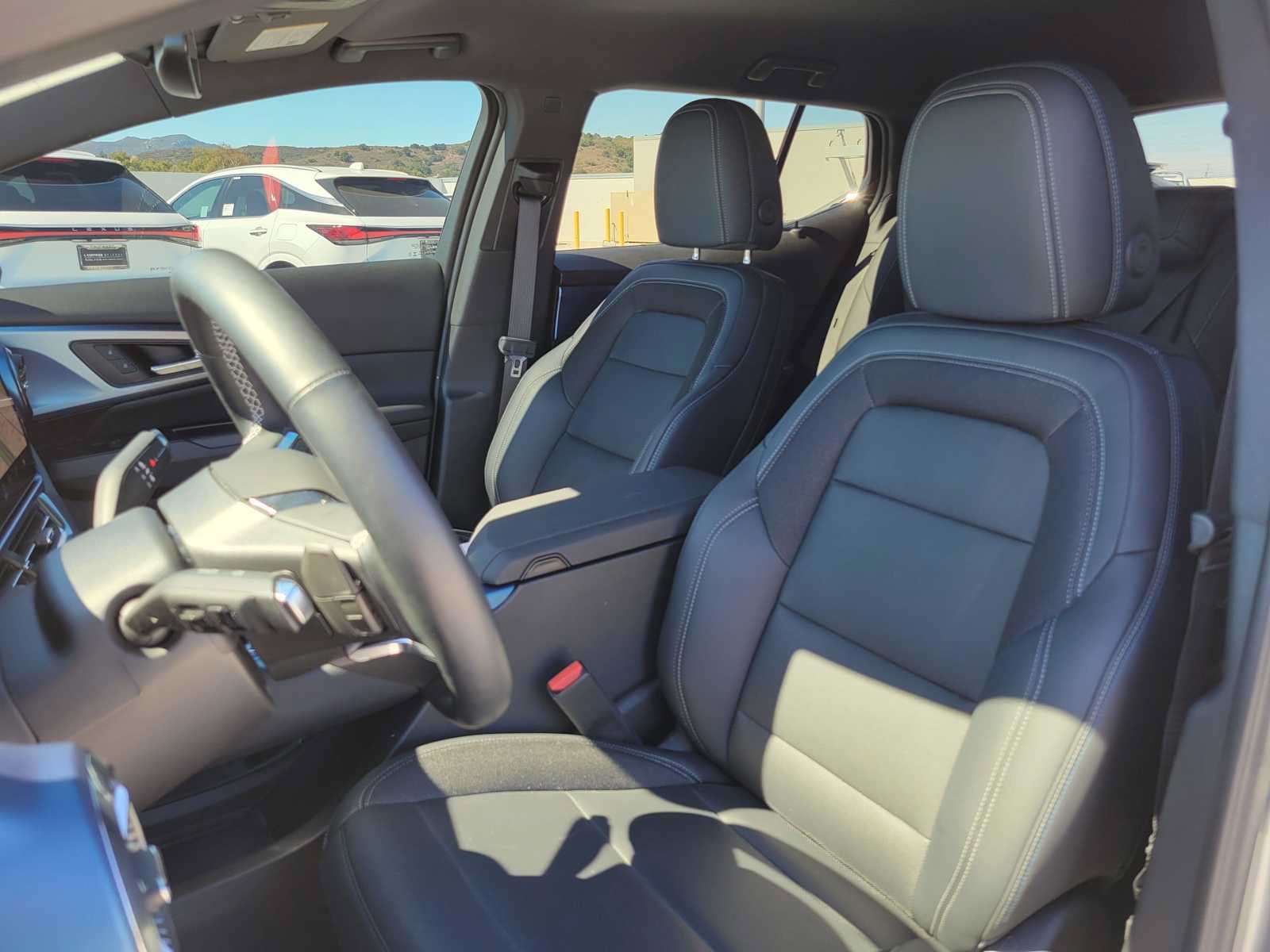 Used 2024 Chevrolet Equinox EV LT FWD image 21