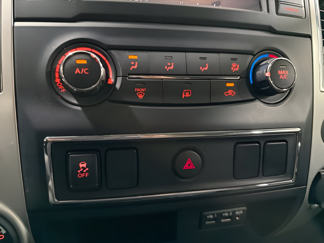 Used 2019 Nissan Titan SV AWD/4WD image 24