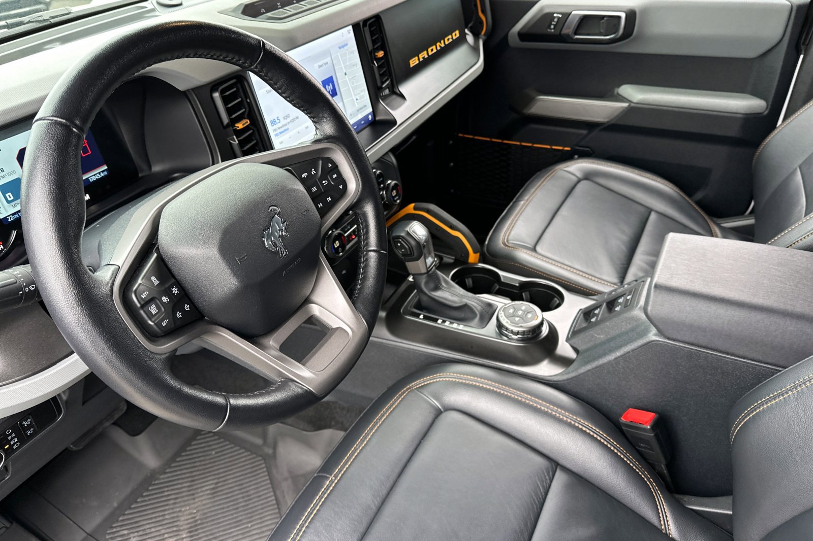 Used 2023 Ford Bronco Badlands image 9