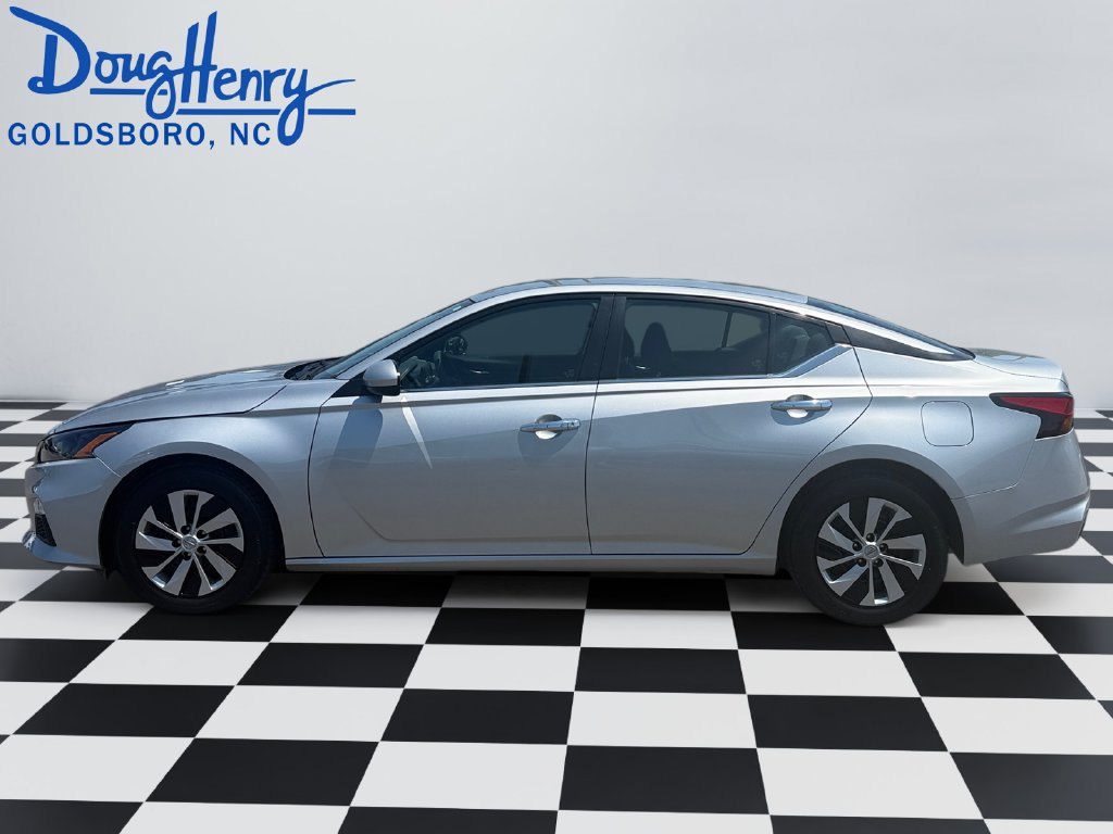 Used 2022 Nissan Altima 2.5 S FWD image 2