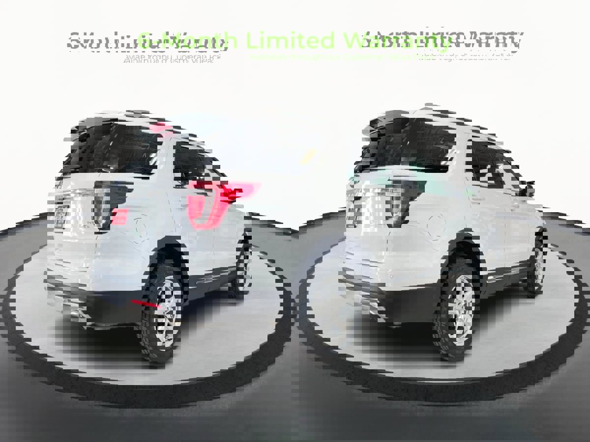 Used 2017 Ford Explorer XLT AWD/4WD image 7