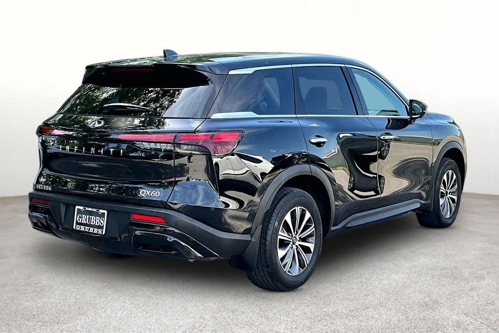 Used 2023 INFINITI QX60 Pure AWD/4WD image 2