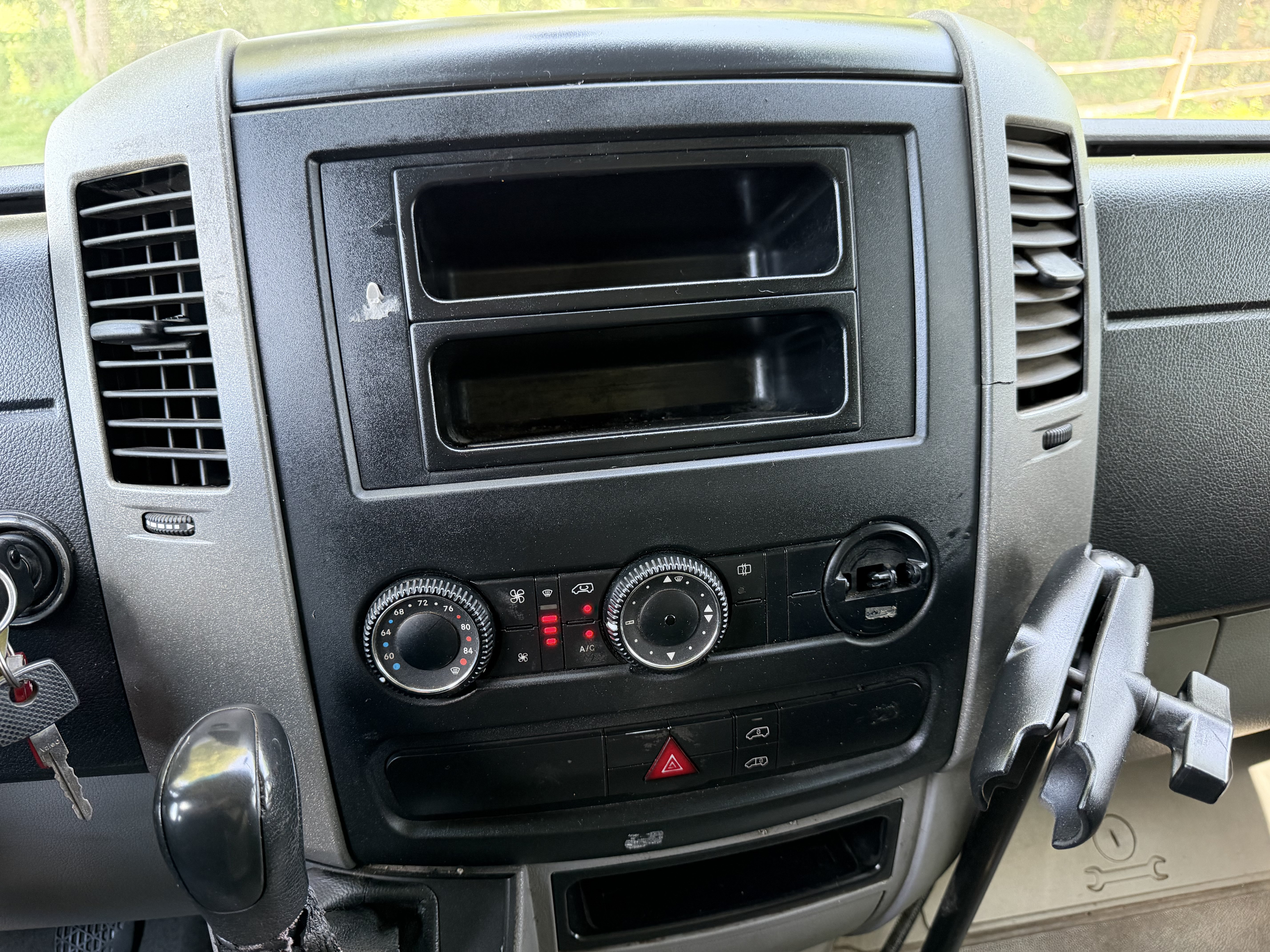 Used 2011 Mercedes-Benz Sprinter 2500 image 15