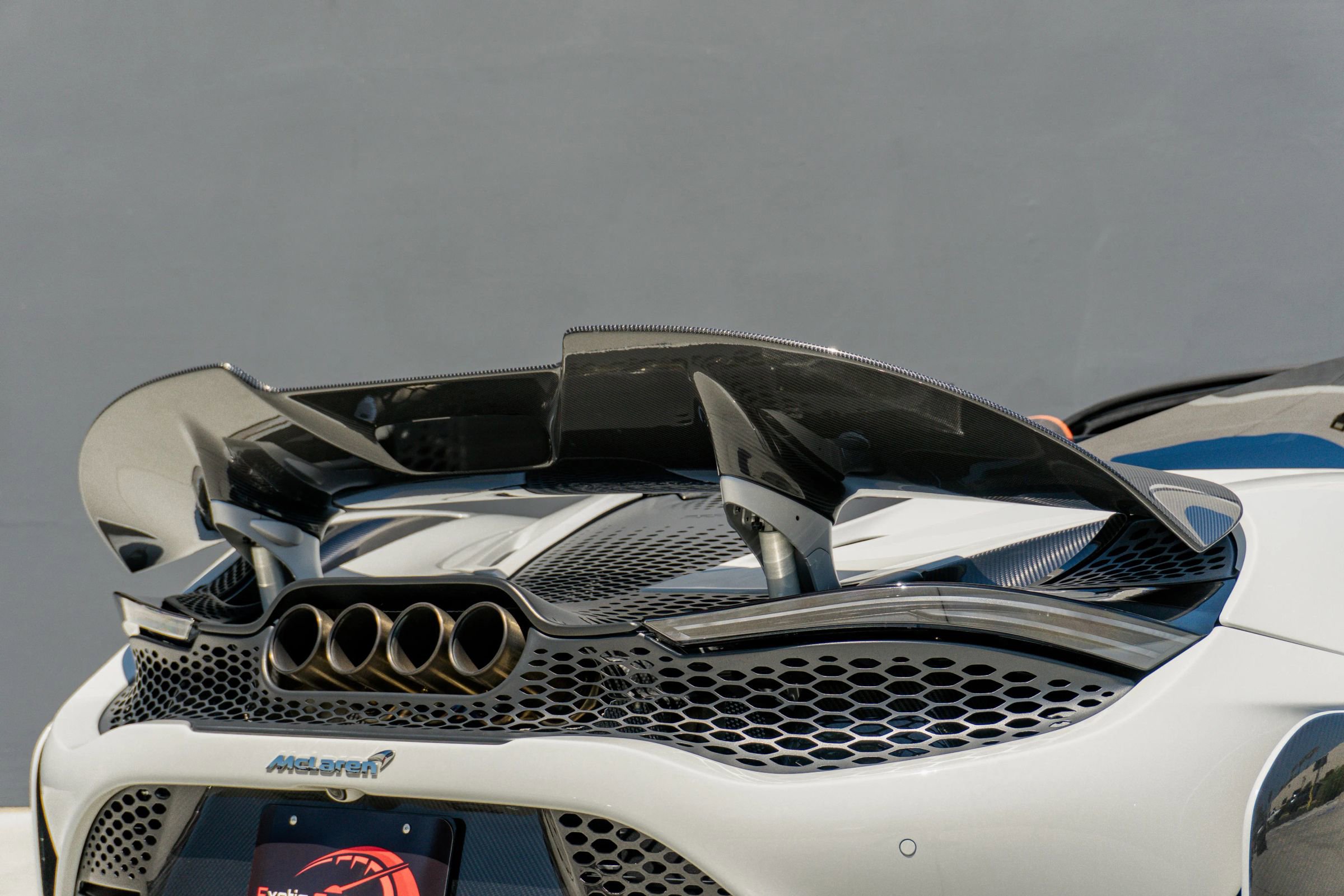 Used 2022 McLaren 765LT RWD image 11