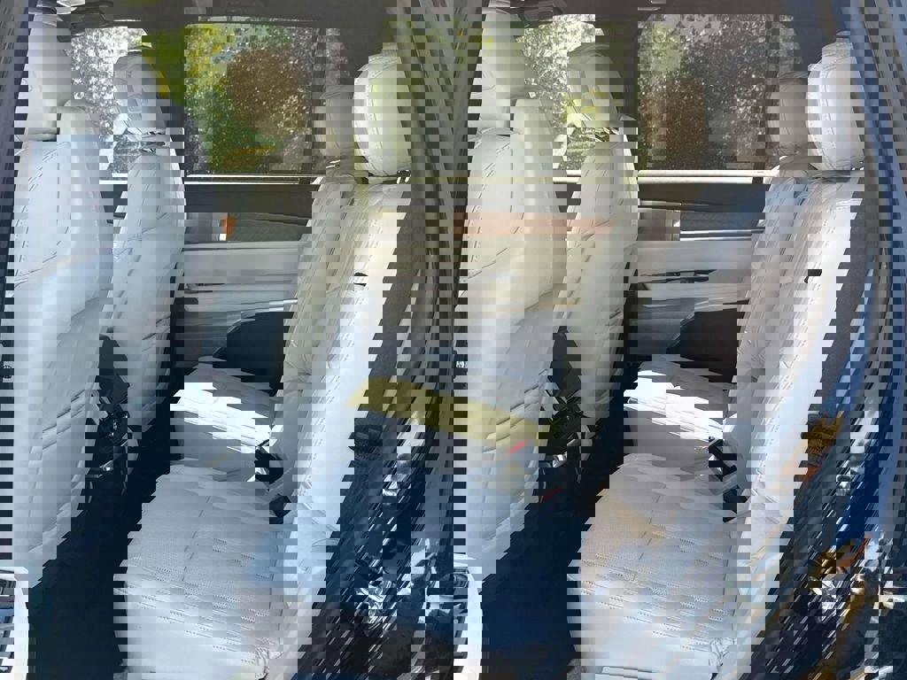 New 2026 Cadillac Vistiq Sport image 10