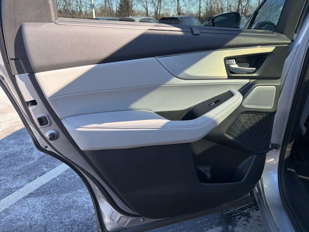 Used 2025 Acura MDX w/ Technology Package image 21