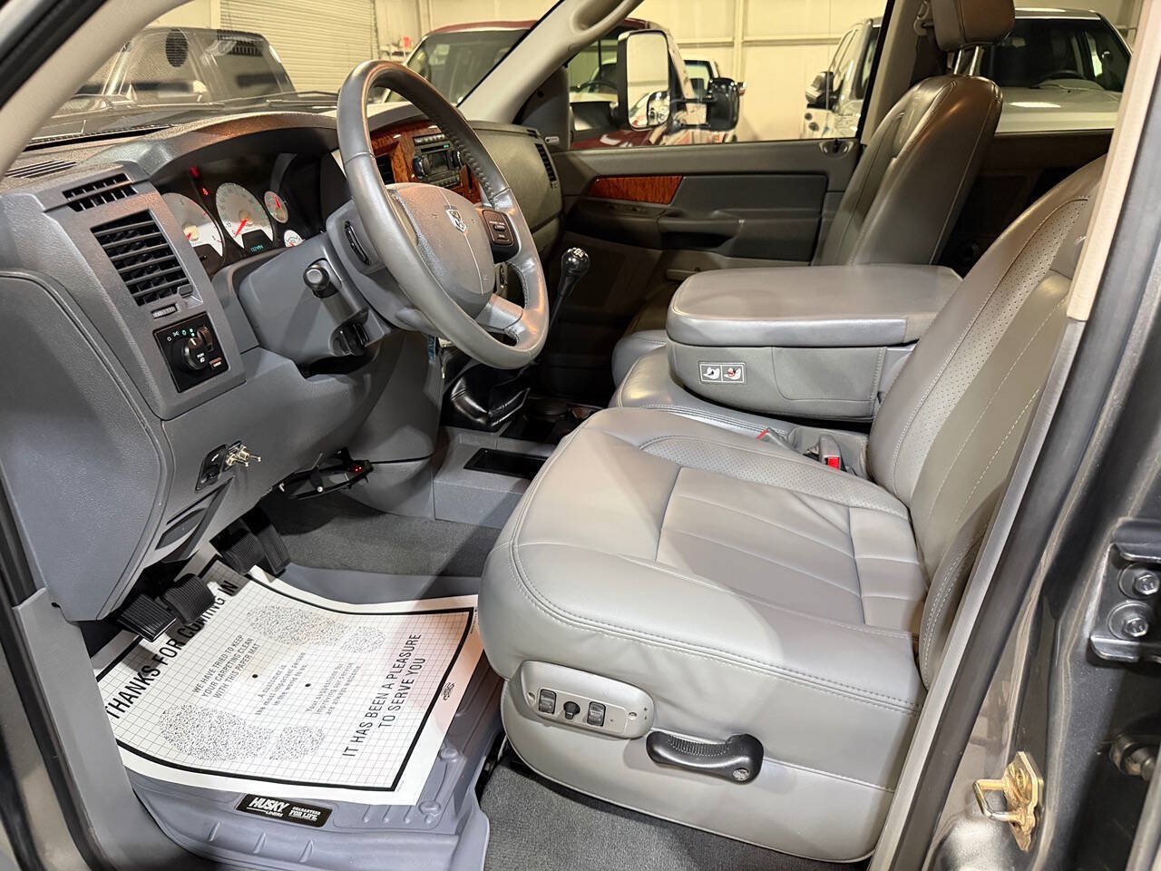 Used 2006 Dodge Ram 3500 Truck Laramie AWD/4WD image 4