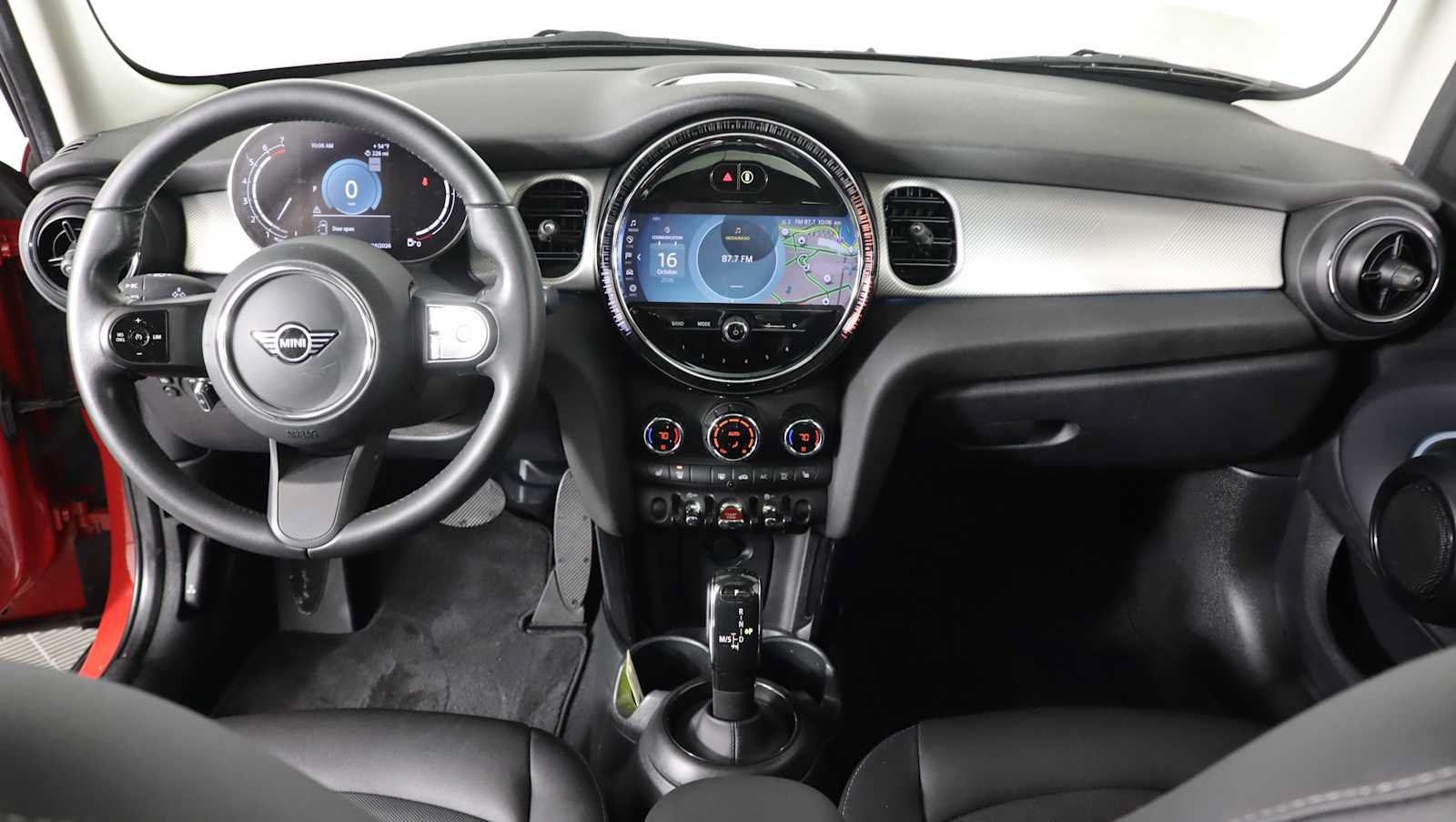 Used 2024 MINI Cooper 4-Door Hardtop FWD image 16