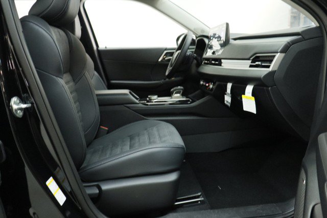 New 2026 Mitsubishi Outlander SE FWD image 17