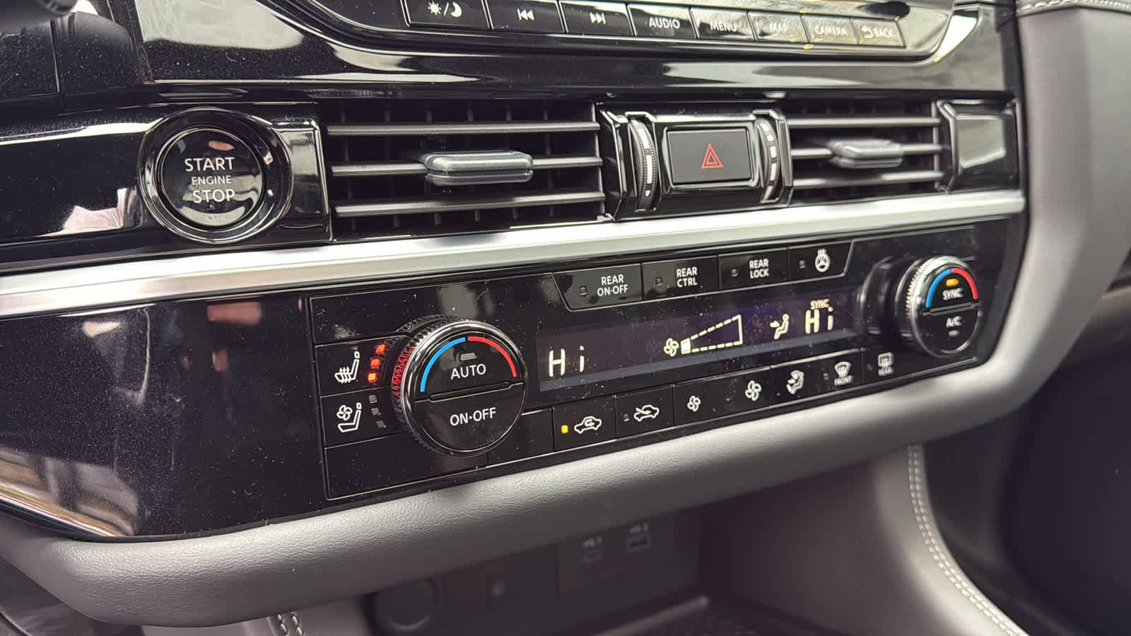 New 2025 Nissan Pathfinder Platinum w/ Cargo Package image 26